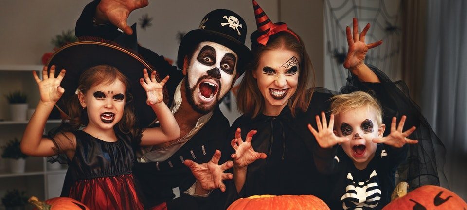 halloween-family-spooky night